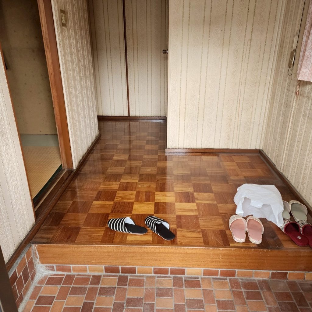 (玄関)