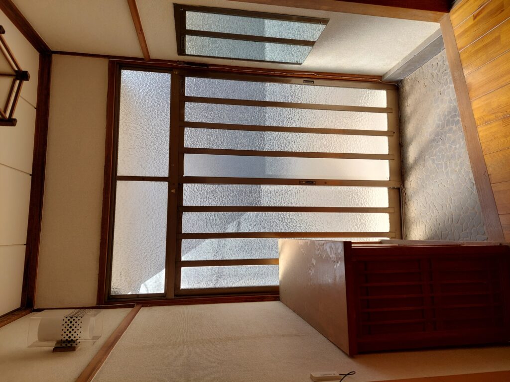 (玄関)